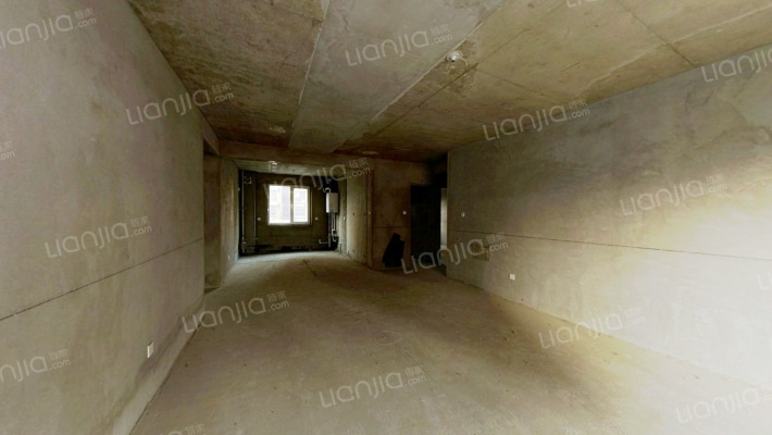 房子是 中间楼层，南北通透。就在马路对 面大三居户.-客厅