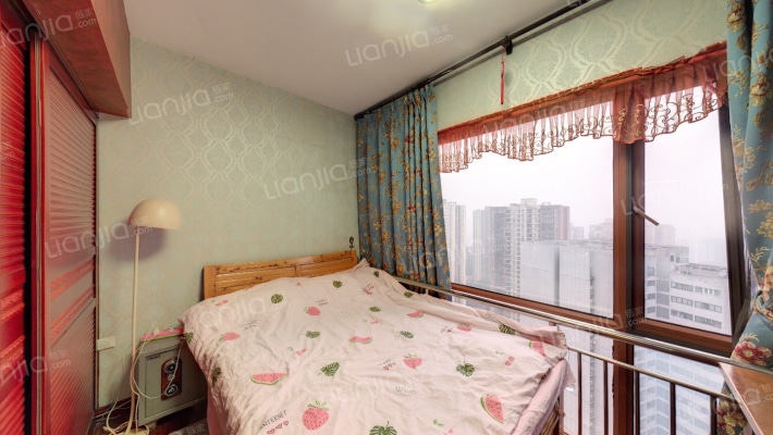 江北观音桥九街之上精装1房出售自己住的房子-卧室