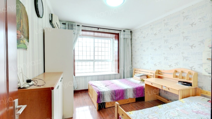 阳光丁香园3室，交通便利，小区环境佳，适合居住-卧室B