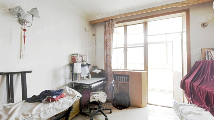 房子好户型，中上楼层，无遮挡，-卧室C