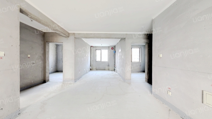 无贷款，房本在手有车位，通透三居-客厅