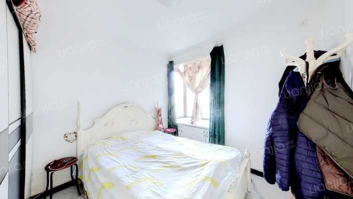 大社区，集中供暖，环境好一居室-卧室