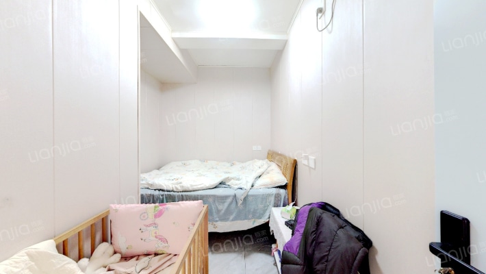 江北区 儿童公园旁 正规一室一厅 精装修 业主诚心出售-卧室
