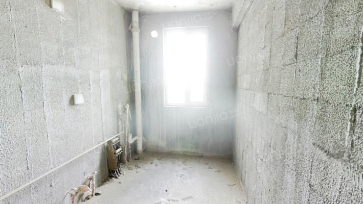 南北通透两居，毛坯房可以随意装修。。。。-厨房