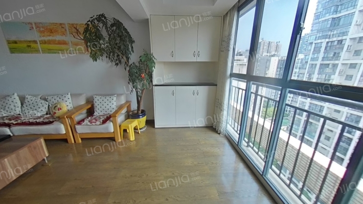 愉景湾精装三居室出售，双阳台两个卫生间方便一家人住-卫生间