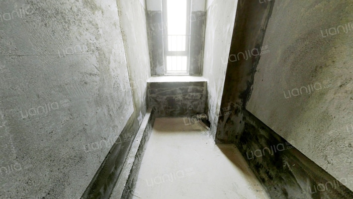 碧桂园小高层一梯一户电梯中层，通透户型双阳台-卫生间B