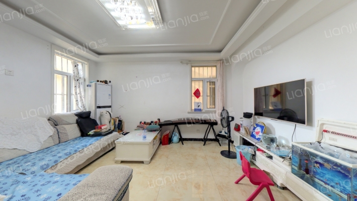 精装三居，房本满五唯一，业主诚心出售-客厅