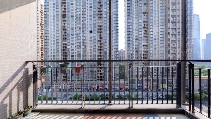南山三房 厅出阳台 正南向 正规三房-阳台B