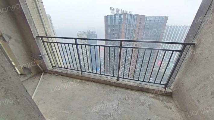 金钟大雁城 大使用面积 户型方正 采光通风好 视线佳-阳台