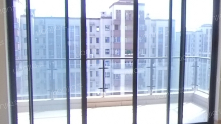 碧桂园十里江湾观澜电梯景观房大四房满两年视野开阔。-阳台