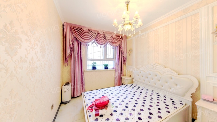 好房;出售喀什东路金鑫花园118平米三室两厅一厨一卫-卧室B