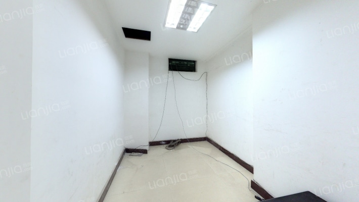 电梯房，单价便宜，在两大商圈中间-卧室B