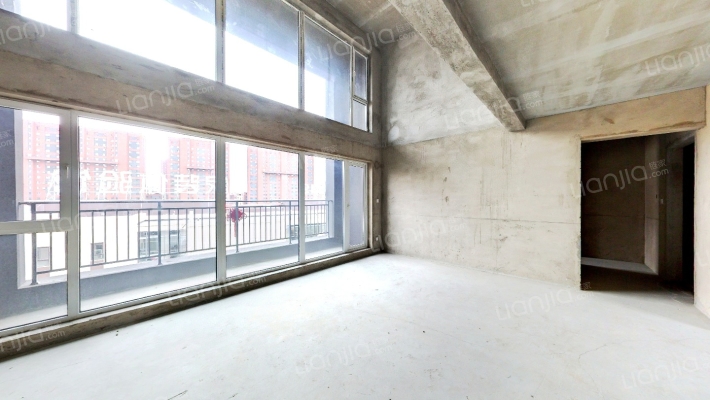 124平电梯洋房顶跃 宽厅开间6米中间户 不挡光视野开阔-客厅
