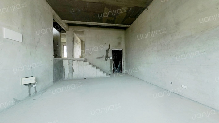 山海华府 高档封闭小区 上叠 毛坯 有院 大露台可看海-客厅