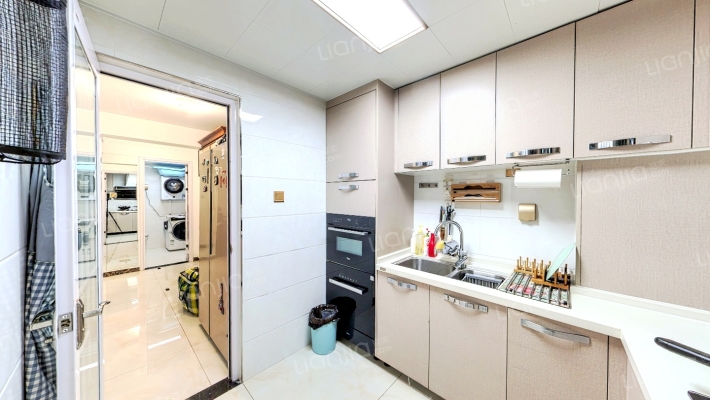 御景园精装一层下跃210平米带下沉庭院-厨房