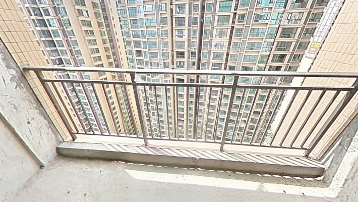 万达旁合胜广场3房1卫 毛坯 电梯好楼层-阳台