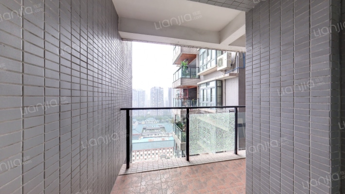 九龙坡巴国城装修一房带阳台、朝中庭、住家安静-阳台