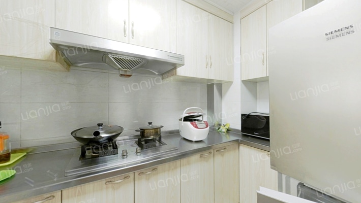 中南锦城两房改三房实用房精装打包出售-厨房