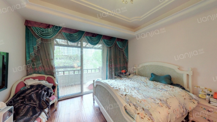住家装修，实用面积很大，小区环境优美-卧室B
