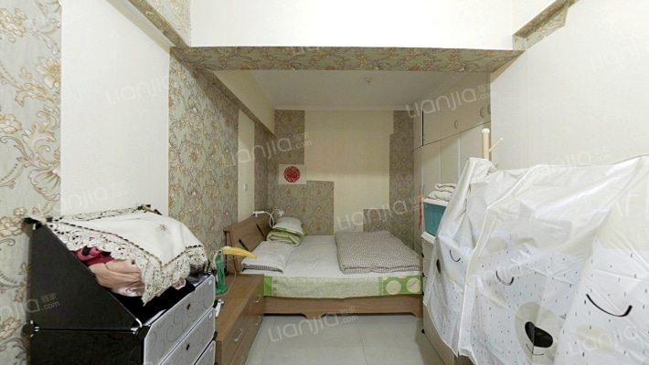 新市区小西沟地铁1号线BRT1号线的单身公寓-卧室