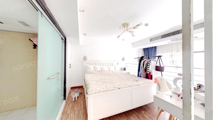 南滨路长嘉汇二期 5.1米挑高 买一层变两层 功能性强-卧室