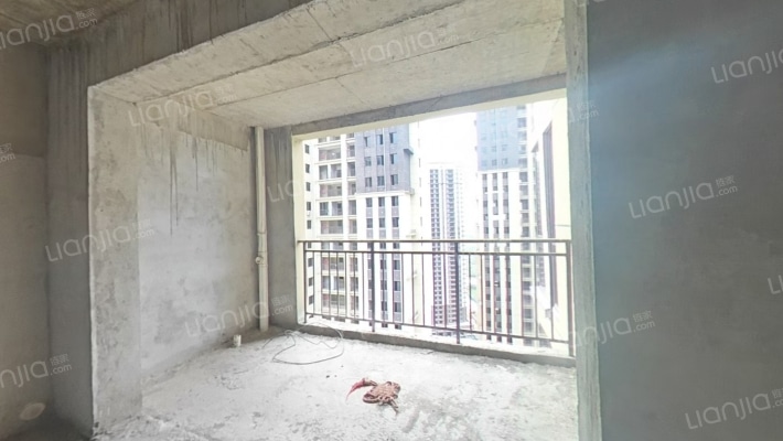 金钟大悦城，户型好 楼层好 复式楼 地理位置好-阳台