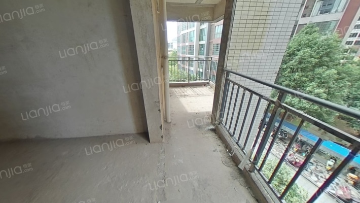 华新立交桥 中天星城 电梯2室2厅 满2年 中层-阳台