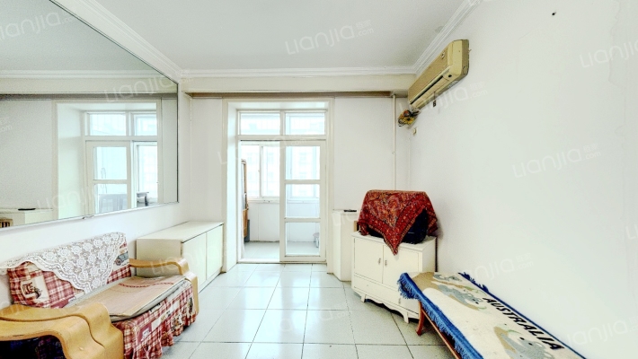 范阳路矿山局家属院南向正规一居-卧室