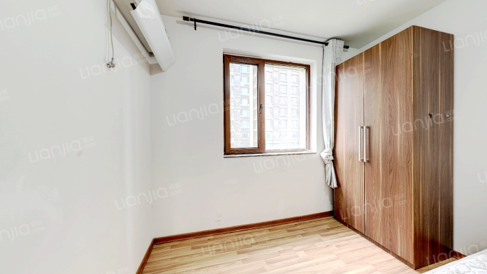 南北通透三居  好户型 毛坯 合适的价格 现房-卧室B