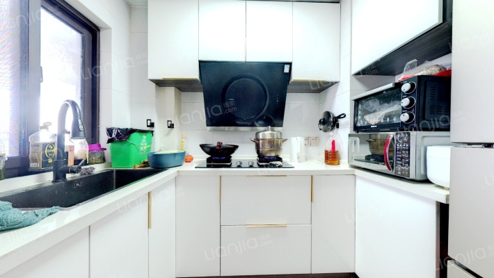 精装修  拎包入住  品质小区  通透户型-厨房