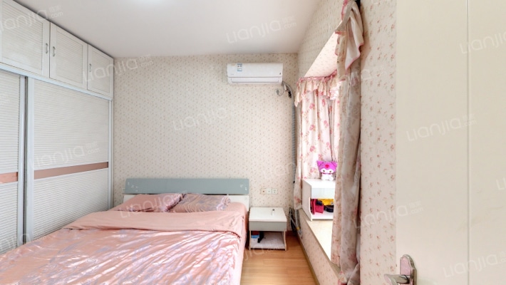居家安静舒适 双轻轨出行便利 小区环境优美 户型方正-卧室B
