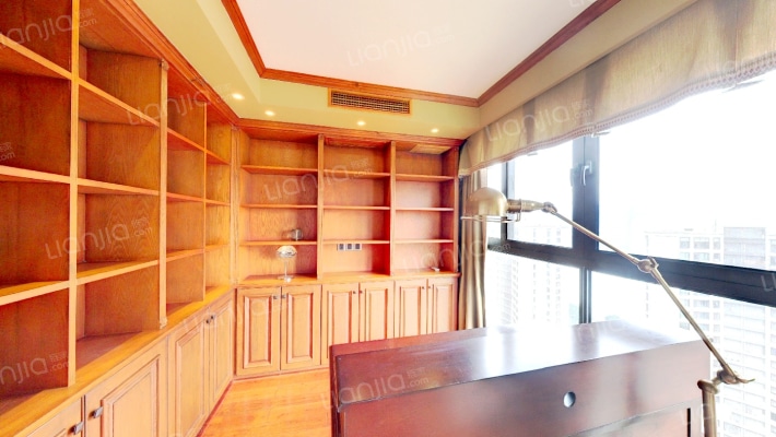 北滨路龙湖品质  精装顶跃  板式结构 实得260平-书房