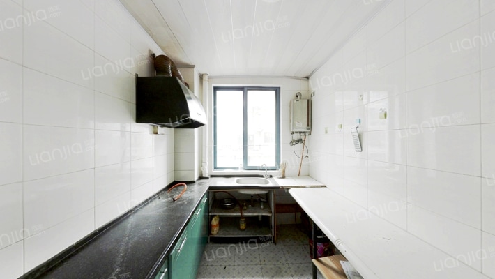 临桂区金水路金水湾境界简单装修大三房，有车位-厨房
