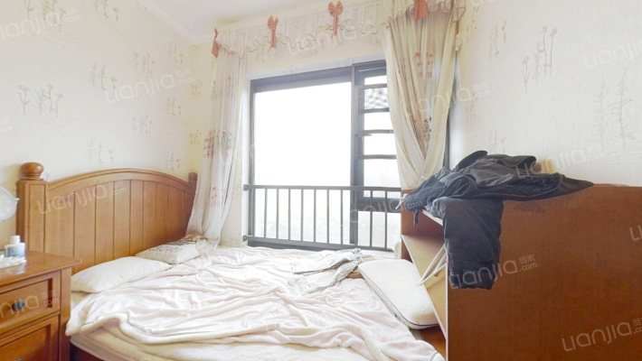 江北城芯，万科品质，精装三房，住家舒适-卧室B