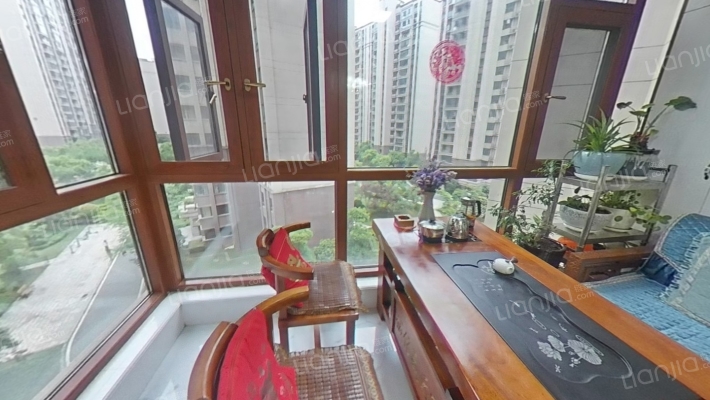 华耀碧桂园 房东中式精装4房 实木家具 通透户型-阳台