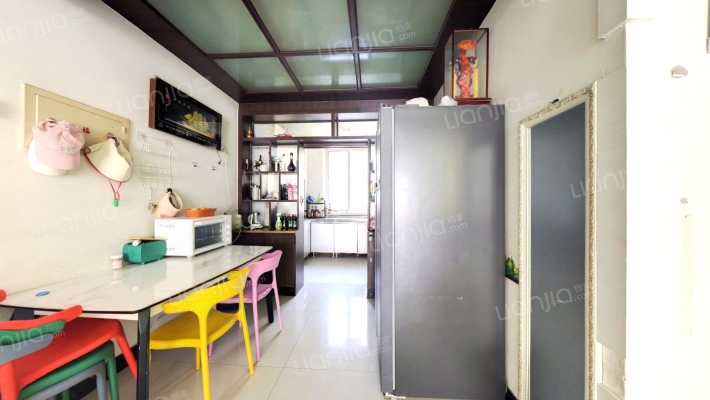 德信公园旁大三居 低楼层双卫户型  居住舒适 出行方便-餐厅