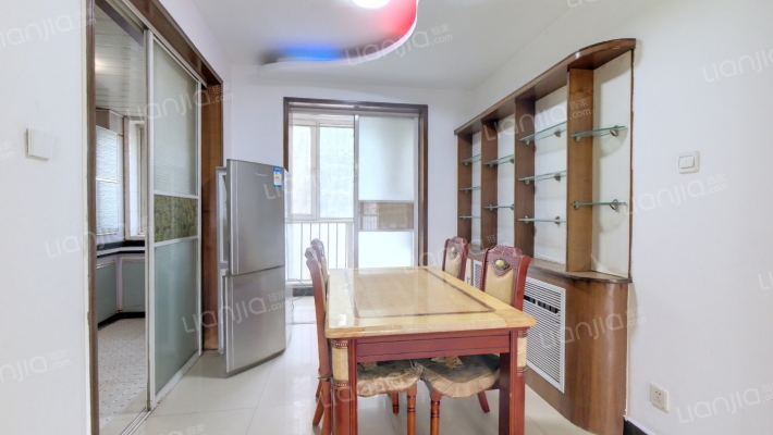 此房是开发区 步梯房 集中供暖 户型好 税费低-餐厅