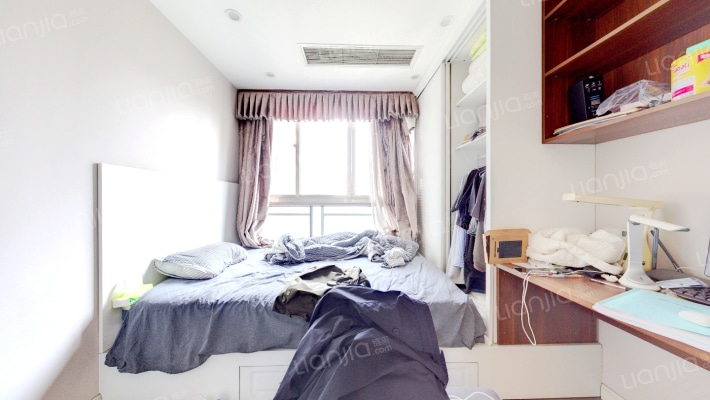 长安锦绣城大户型5房，精装带地暖，业主诚心出售-卧室A