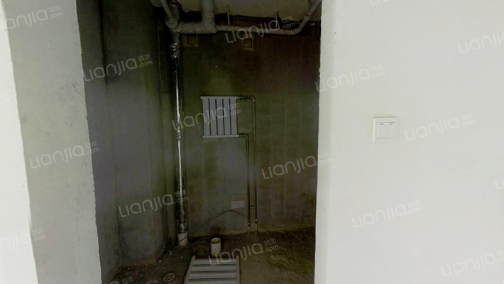 房子干净整洁  格局方正   小区环境优美-卫生间