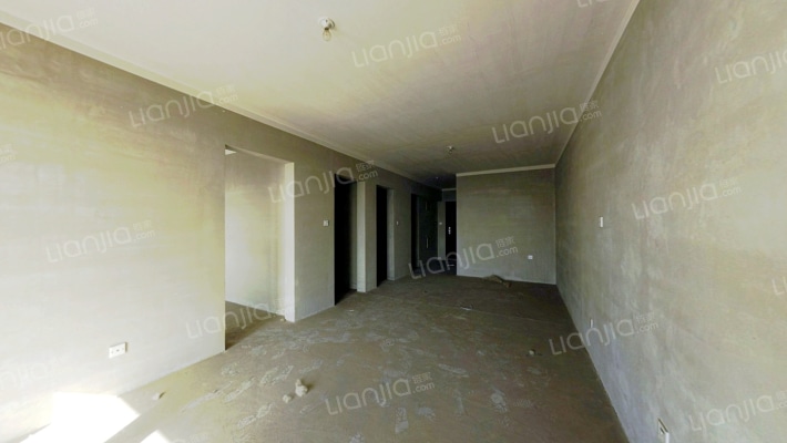 动车站旁 纯阳两居 诚意出售 ,房本以下。-客厅