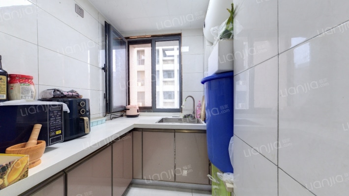 城墙内地铁口小面积办公精装双面采光-厨房