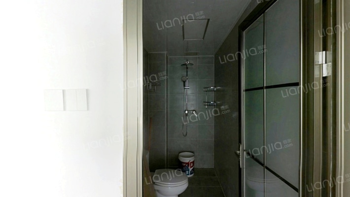 小区位于华阳路北 精装修没住过-卫生间