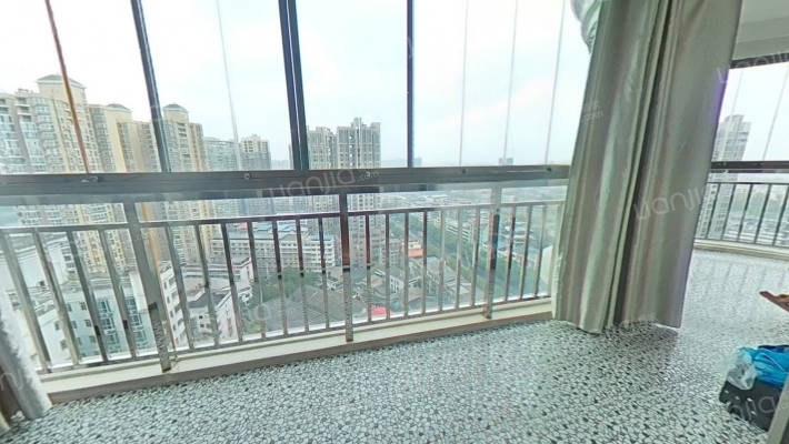 江东火车站旁原房东电梯精装修大三房-阳台