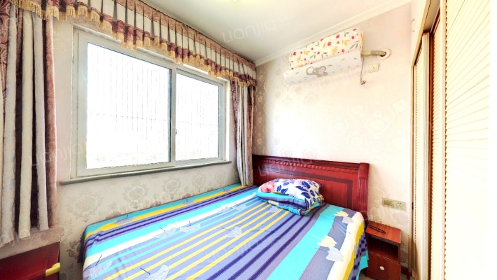 九龙坡公园小区+正规2室2厅+装修保养好+正东向-卧室A
