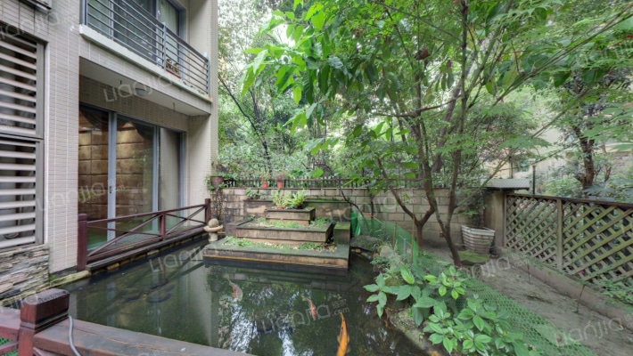 万科城市花园 4室2厅 东南-花园