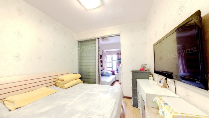 三峡广场商圈正规大一室一厅 住家精装修 可以拎包入住-卧室A