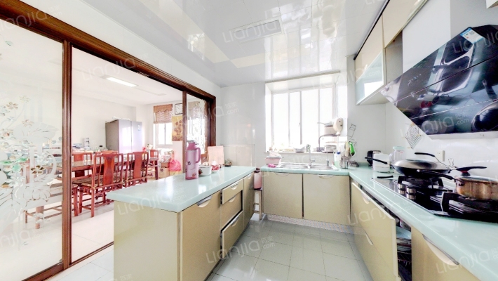 自住装修，得房率高，大面积舒适改善型-厨房