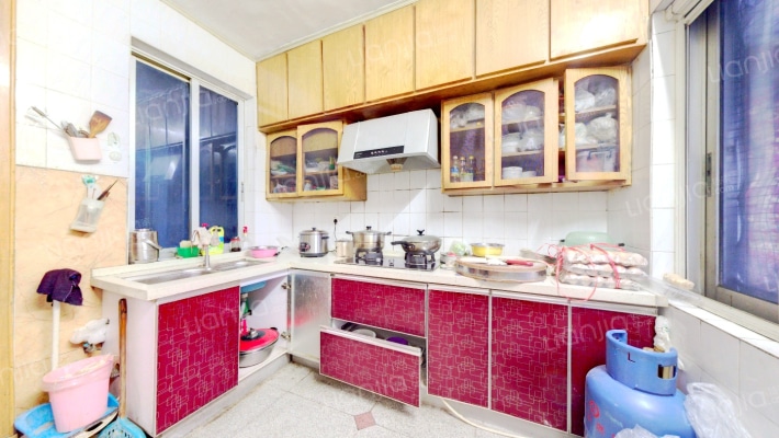 白马皮革城招商城C位出道，单价优势精装三房-厨房