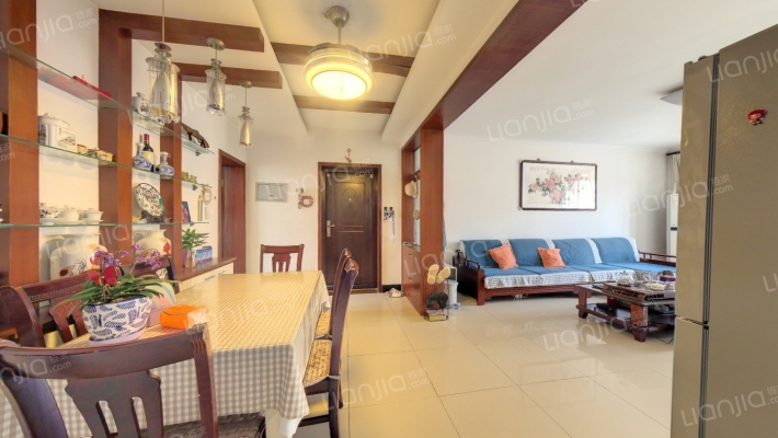 南北通透三 房本满五年 简单装修.-餐厅