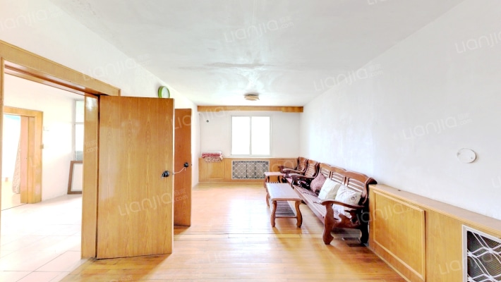 亚明铁路小区二手房实景图